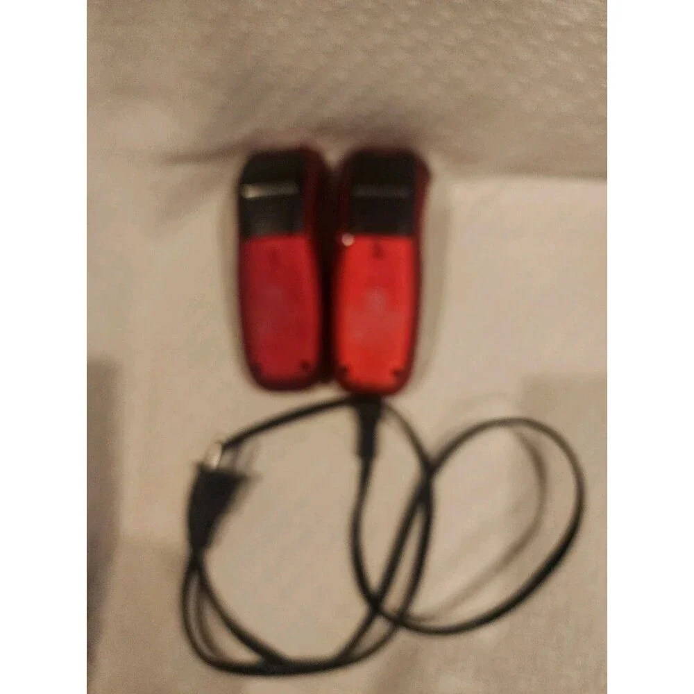 2 Vivitar PG-0204 Red Handheld Lightweight 3 Head Rotary Rechargeable Shaver